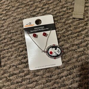 Necklaces and earrings of the day of the dead